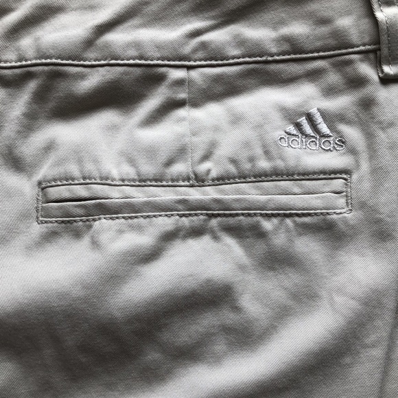 ADIDAS STRETCH KHAKI CAPRI 97% COTTON/ 3% SPANDEX IN GUC. - Picture 11 of 15